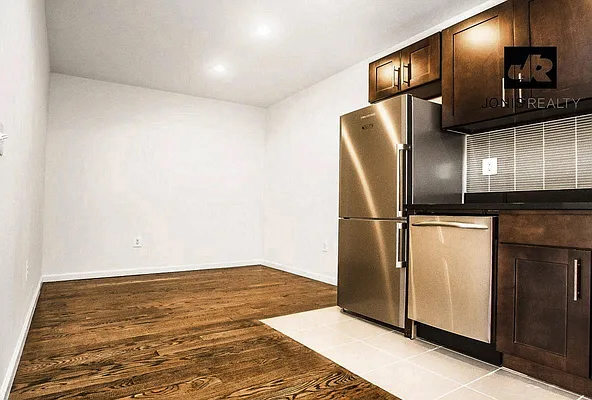 Rented by Jonis Realty | media 7