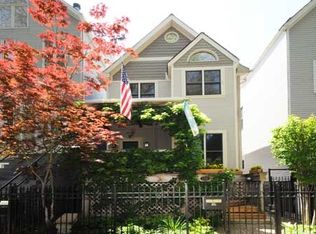 1341 W Barry Ave, Chicago, IL 60657