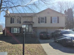750 Farragut Ct, Belleville, IL 62221
