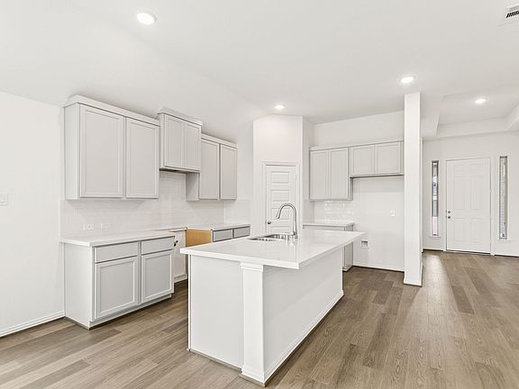 5th image of 5830 Westwood Shore Dr