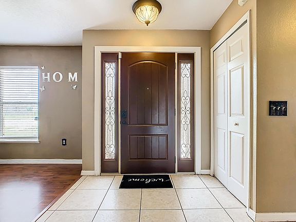 3rd image of 301 Erie Court
