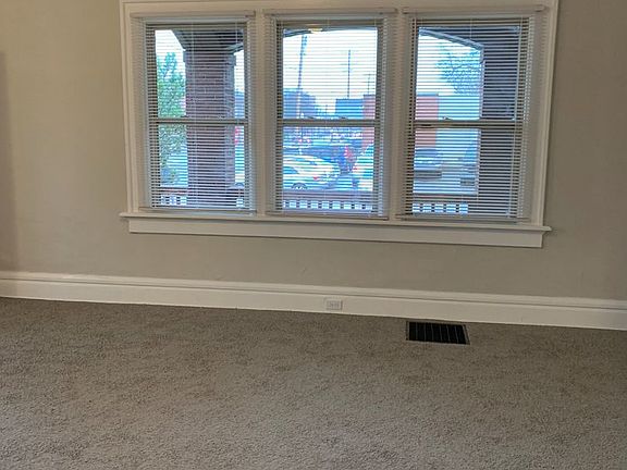 4th image of 400 Kendall Pl APT 2