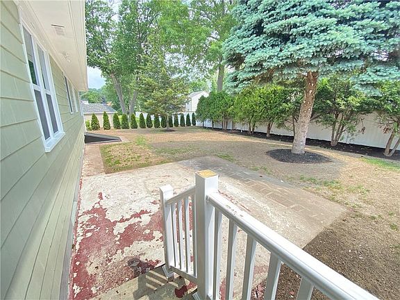 4th image of 115 Garfield St