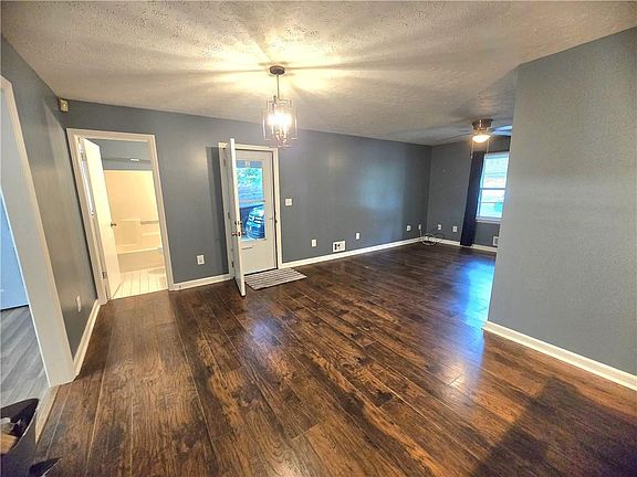 5th image of 3350 Scott Dr