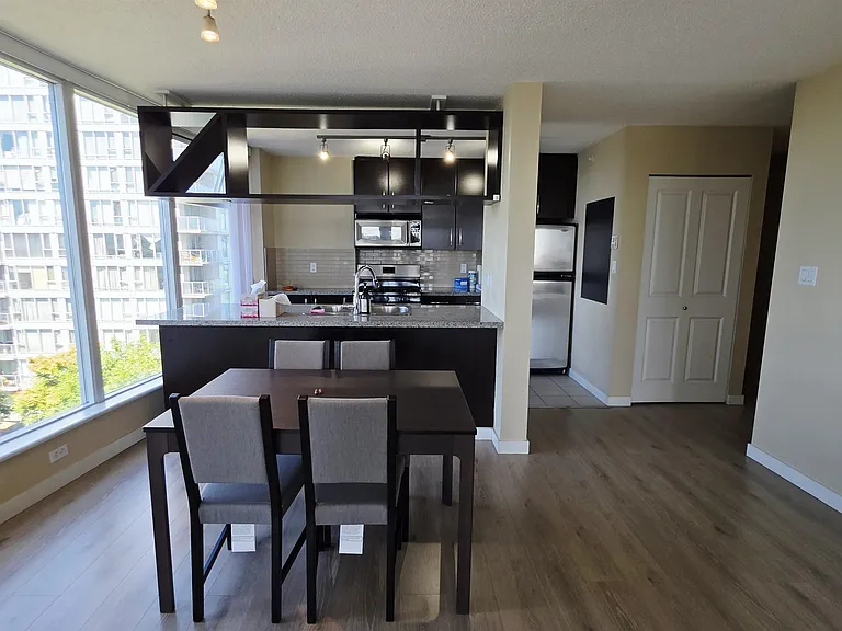 5068 Kwantlen St #1008 — Photo 3