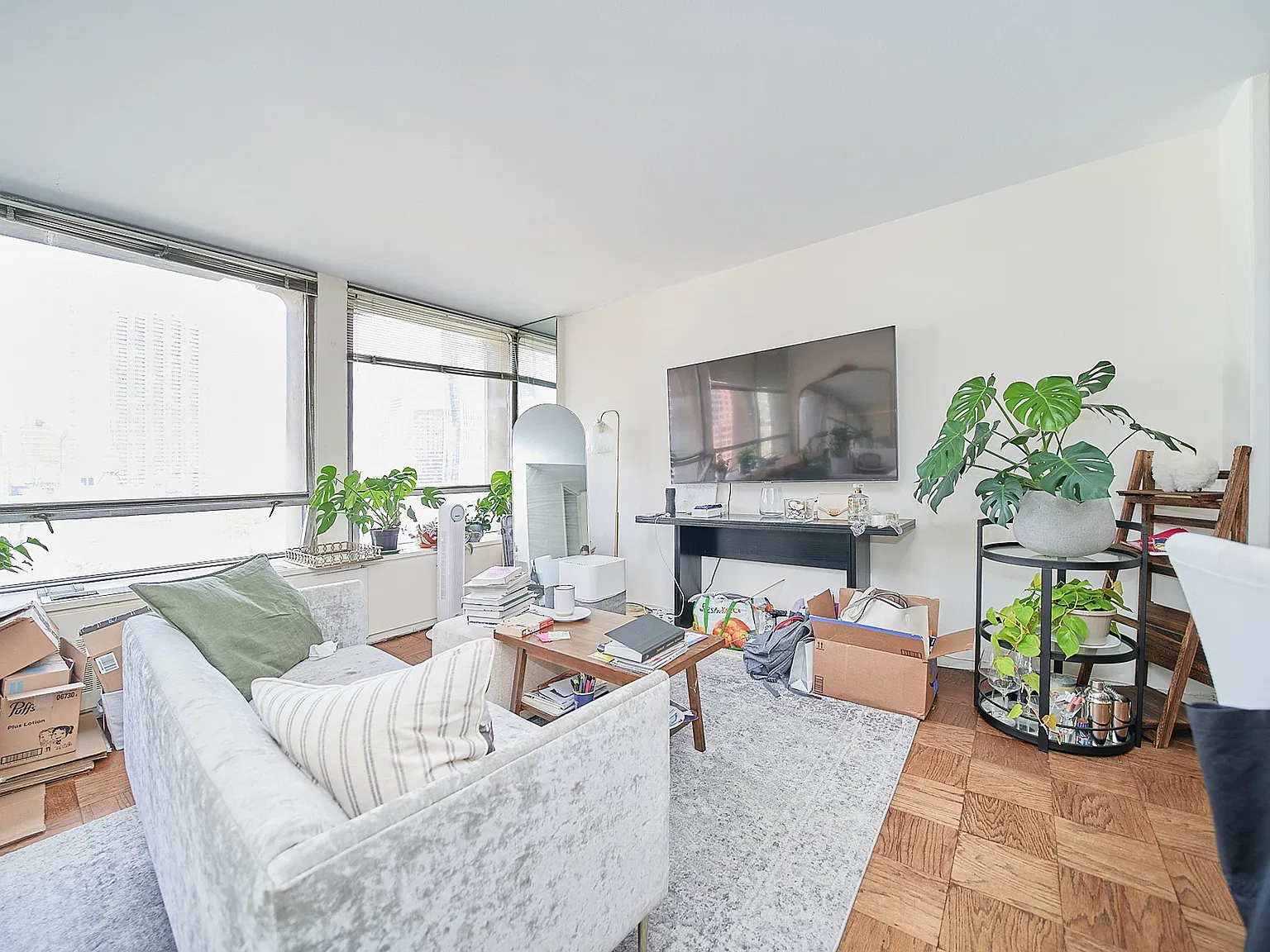 300 East 33rd Street — Photo 2