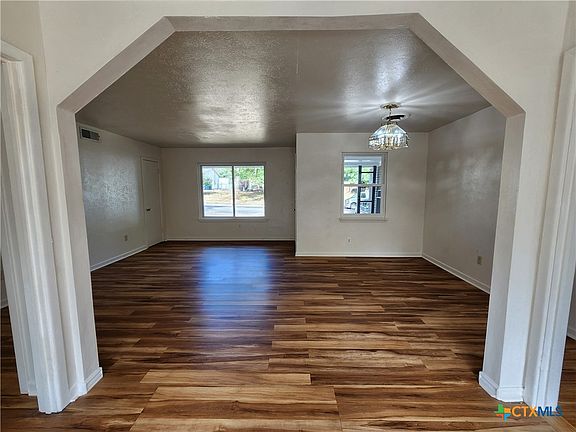 4th image of 1107 S 25th St