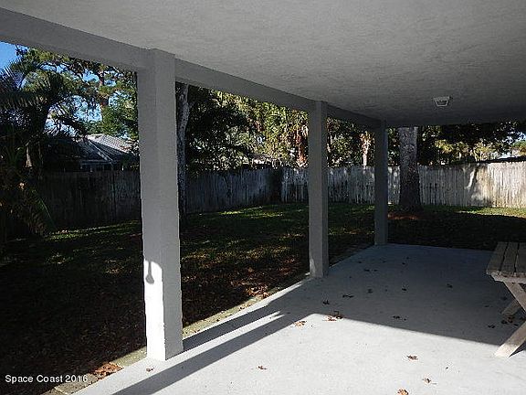 4th image of 810 Ballard Dr