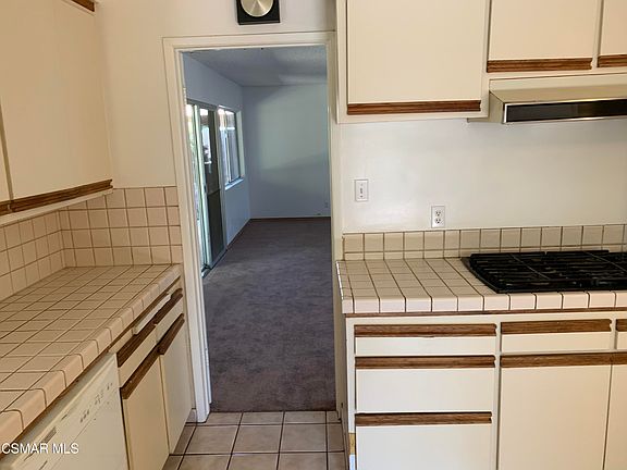 4th image of 22256 Wyandotte St