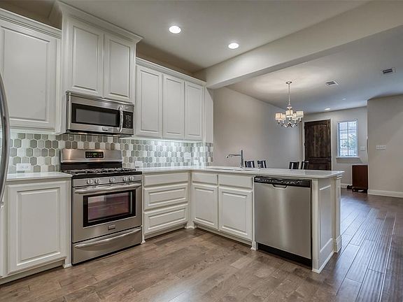2nd image of 3025 Decker Dr