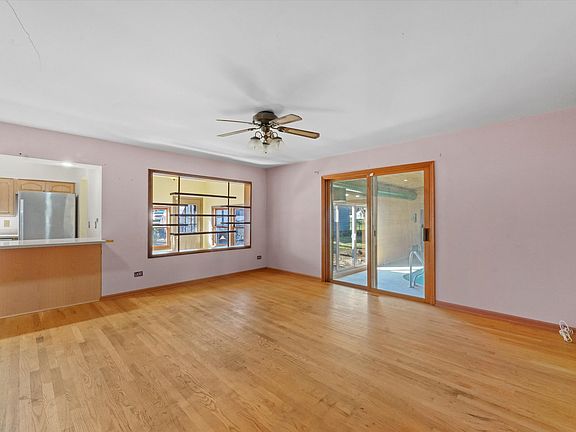 5th image of 160 E Terra Cotta Ave