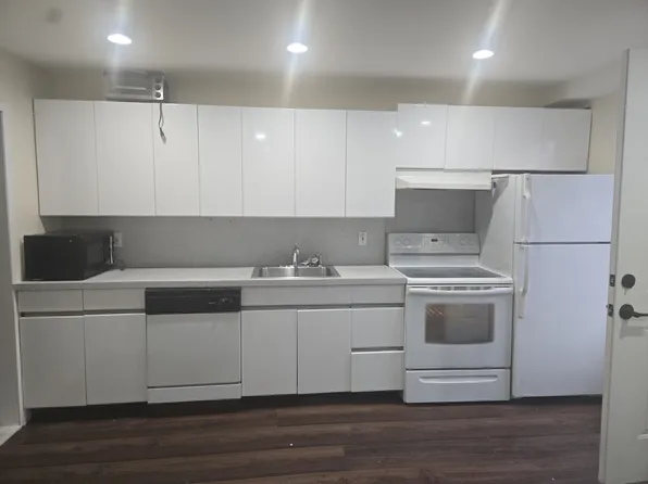 (undisclosed Address), East Meadow, NY 11554