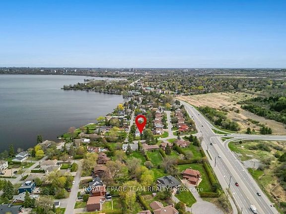 3rd image of 136 James Cummings Ave