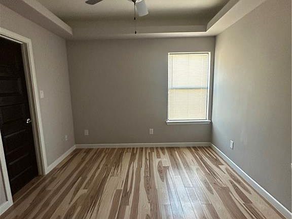 5th image of 1301 Camellia Ave #D