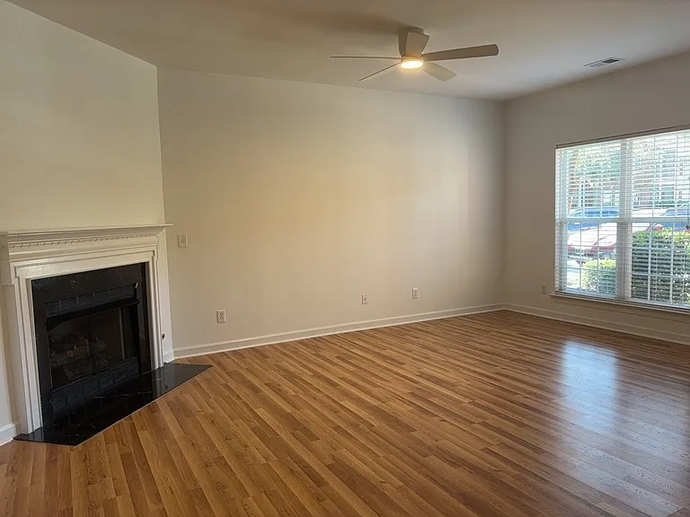 1544 Oxborough Cir — Photo 5