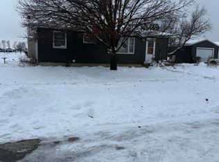 1018 Heartland Hills Dr, Waterloo, IA 50701