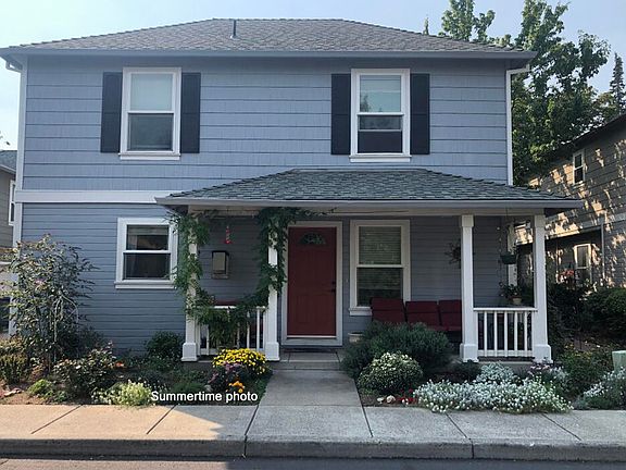 3rd image of 827 Blackberry Ln