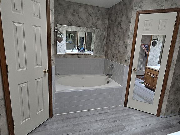 5th image of 3237 S Nettleton Ave