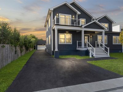 7 S Bay Avenue, Bay Shore, NY, 11706