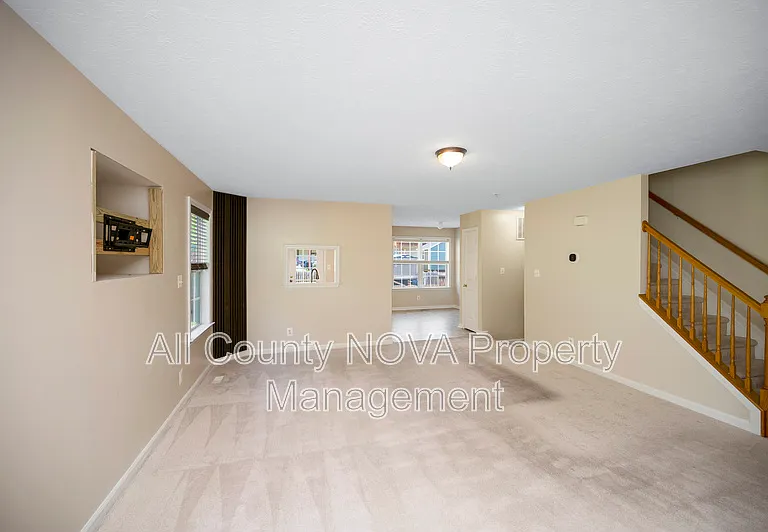 610 Kensington Dr — Photo 16