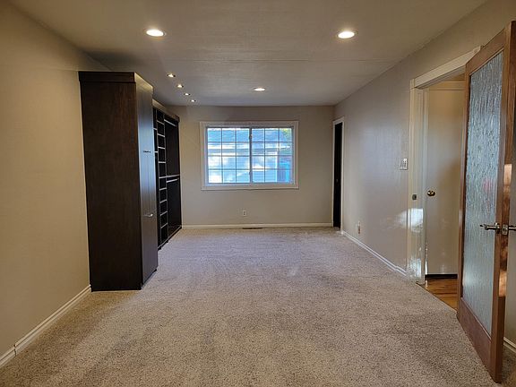 Master Bedroom Looking Towards Master Bathroom