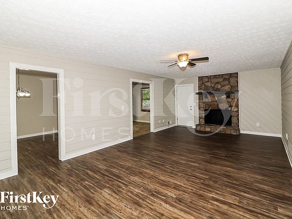 4th image of 301 Briarwood Ct