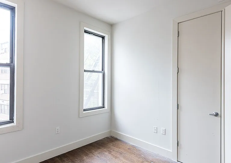 179 Maujer St #3L — Photo 6