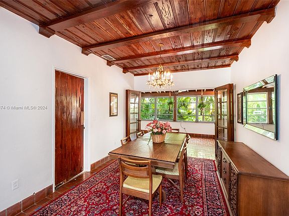 5th image of 541 Giralda Ave