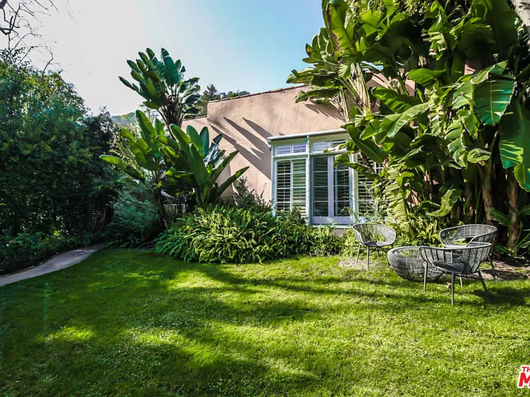1367 N Beverly Dr — Photo 46