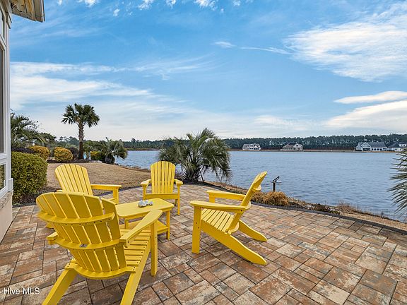 3rd image of 8290 Cabana Court NE