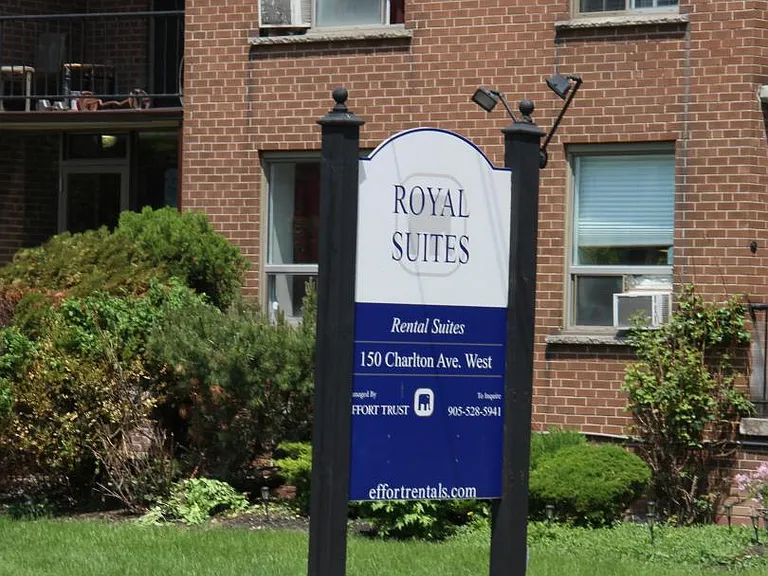 150 Charlton Ave W — Photo 2