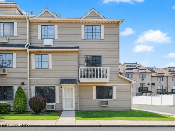 68 Gardenia Ln, Staten Island, NY 10314