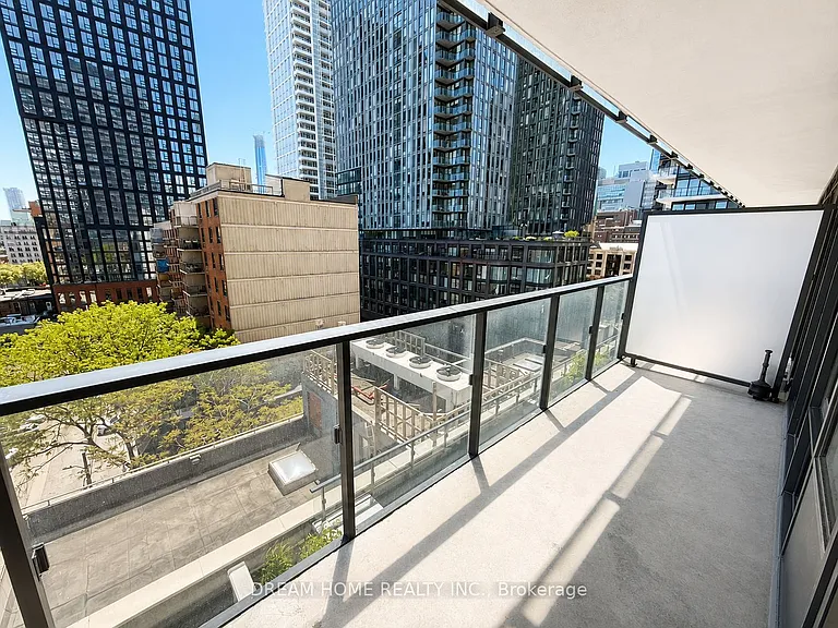 47 Mutual St #807 — Photo 15