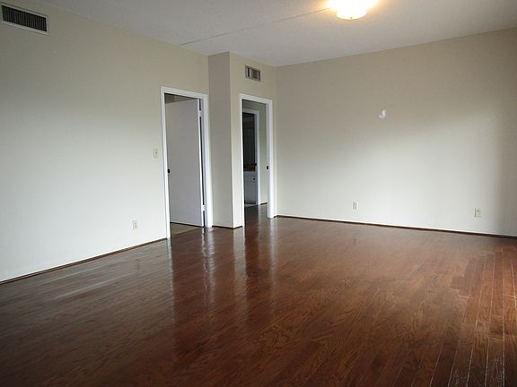 3rd image of 475 N Highland St APT 5L