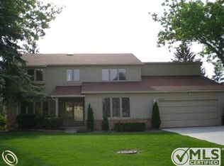29605 Fox Club Dr, Farmington Hills, MI 48331