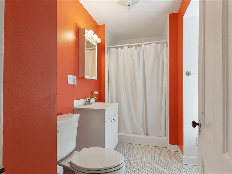15 Myrtle St #2 — Photo 24