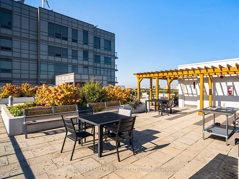 35 Saranac Blvd #Penthouse 08 — Photo 29