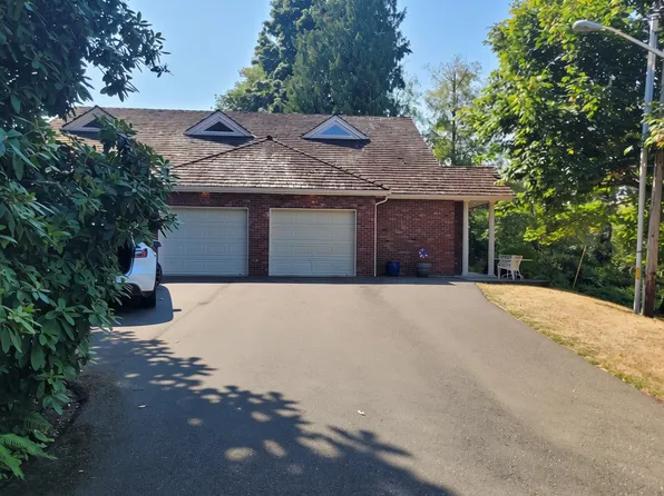 753 SW 201st St #A, Seattle, WA 98166