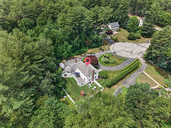 5th image of 10 Lillian Dr
