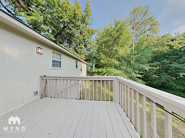 1021 Medina Dr — Photo 23