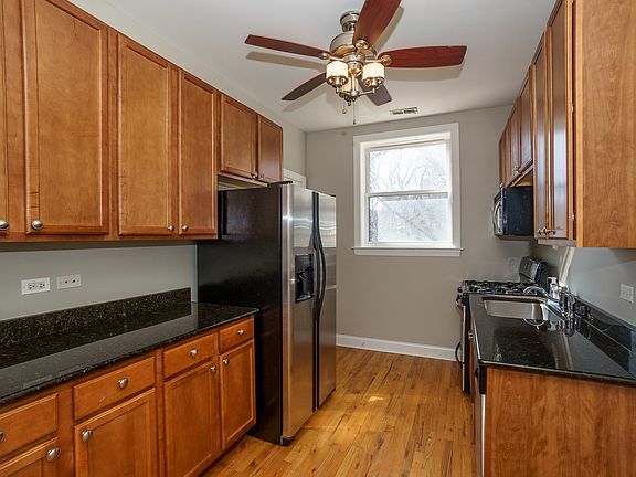 3rd image of 1323 W Lawrence Ave #2