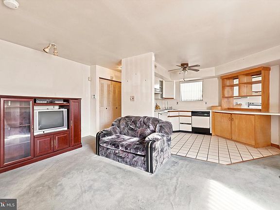 5th image of 4901 Gina Ct