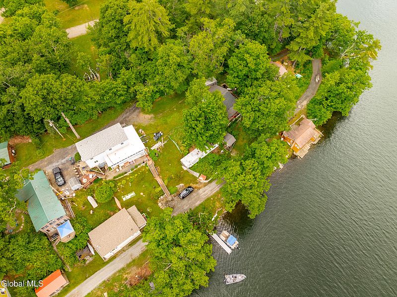 5th image of 2295 Oaks Road