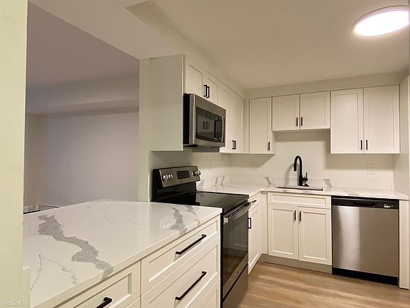 landlord_unit_photo_69026247_11