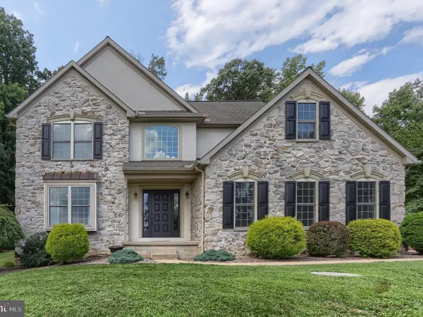 67 Mountain Spring Rd, Stevens, PA 17578