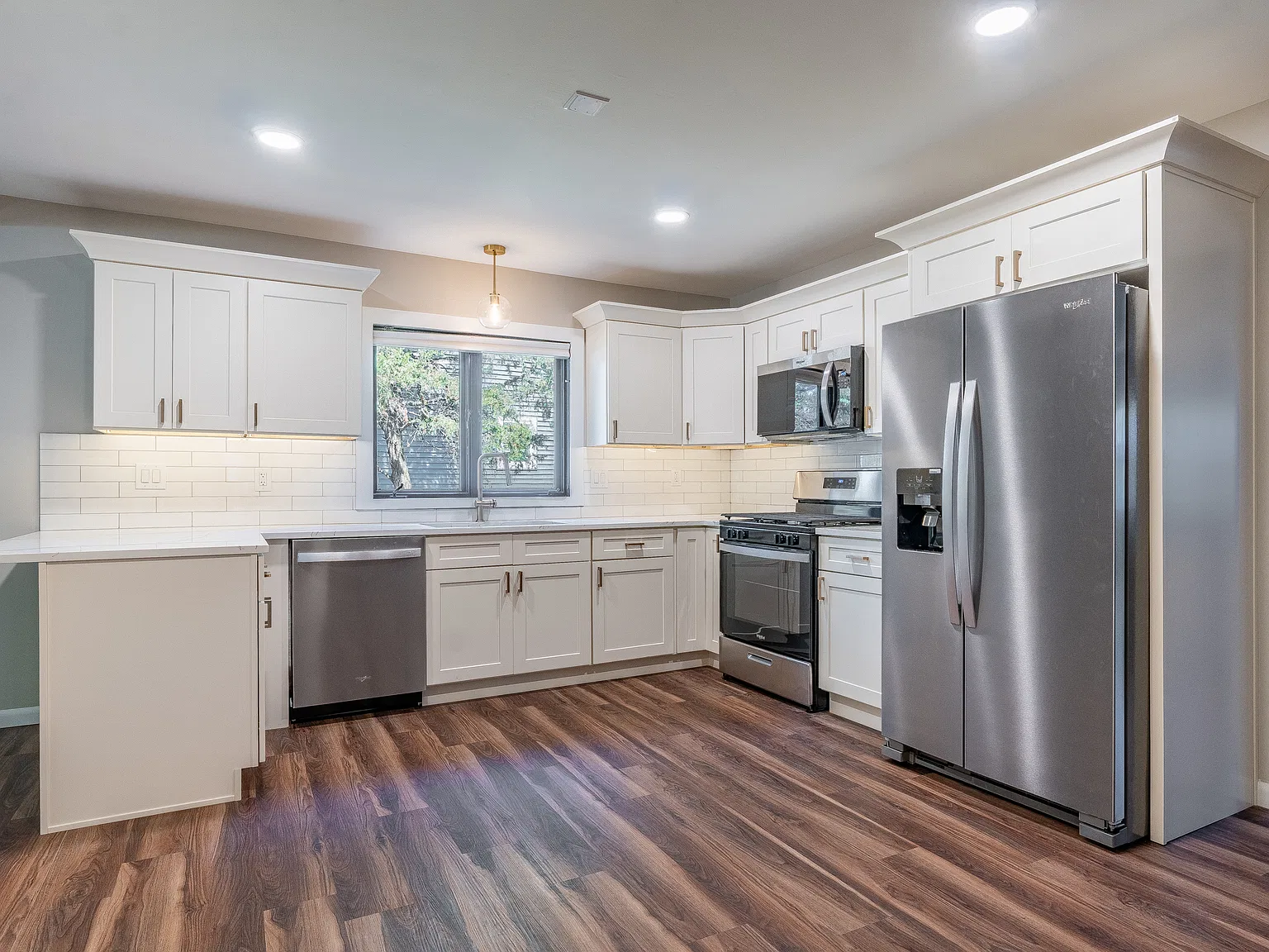 3 bed, 1942 sqft, $2,700 — Photo 4