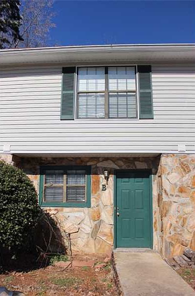 1st image of 2490 Hidden Cove Ct