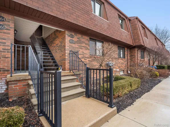 38550 Lanse Creuse St, Harrison Township, MI 48045