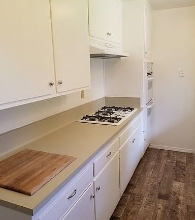 5th image of 2261 Camilar Dr