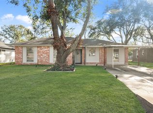 304 E Dumble St, Alvin, TX 77511